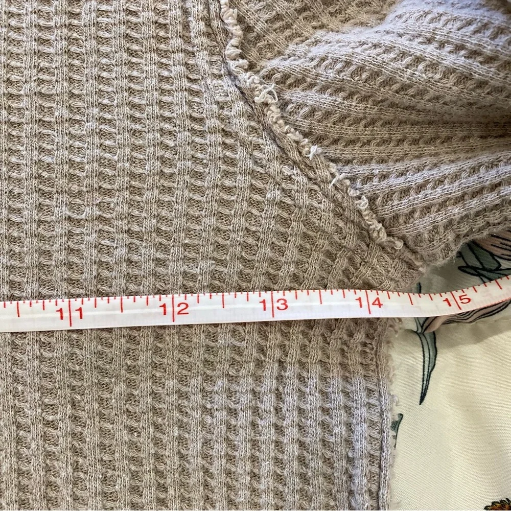 Free People We the Free small thermal thumbhole top - Picture 13 of 13